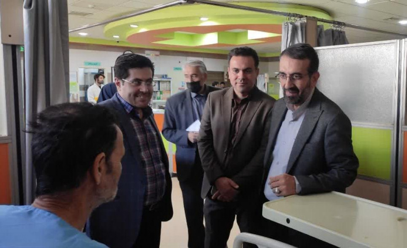 بازدید دکتر نظری معاون سیاسی امنیتی استانداری از  بخش های درمانی مرکز آموزشی درمانی امیرالمؤمنین(ع)